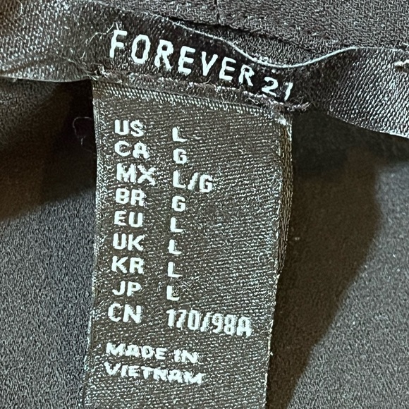 FOREVER 21 Black Flirty Front Crossed Blouse Size Large - Picture 8 of 8